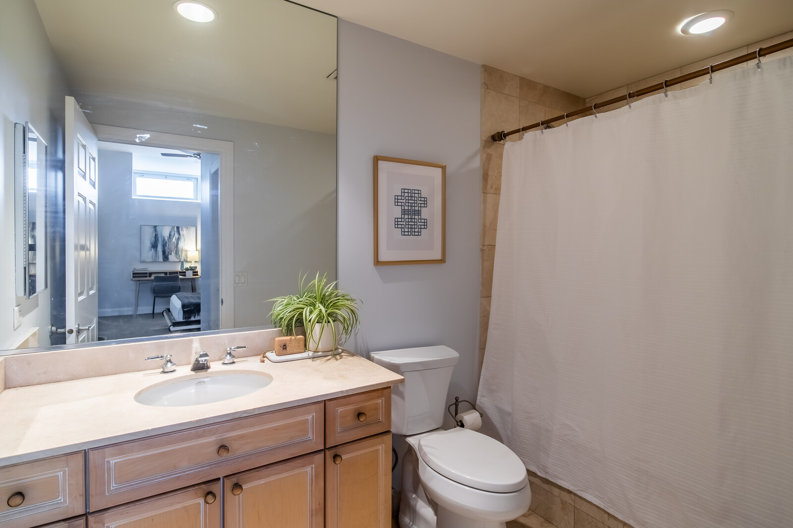 333 N Canal Street Unit: 1302