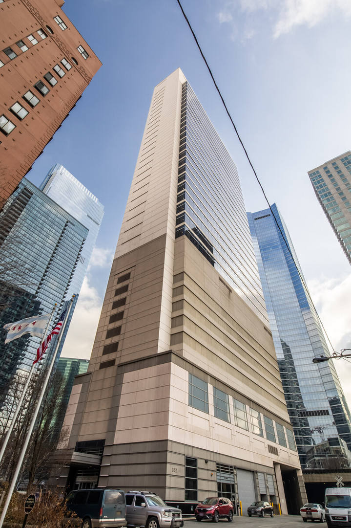 333 N Canal Street Unit: 1302