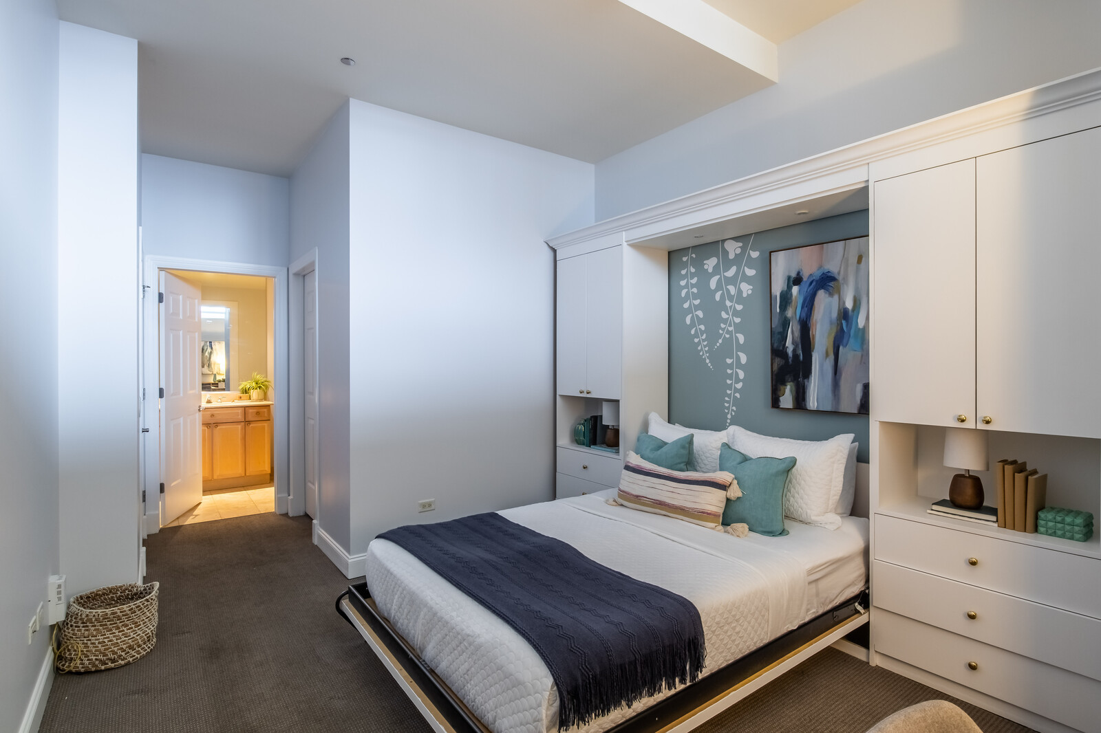 333 N Canal Street Unit: 1302