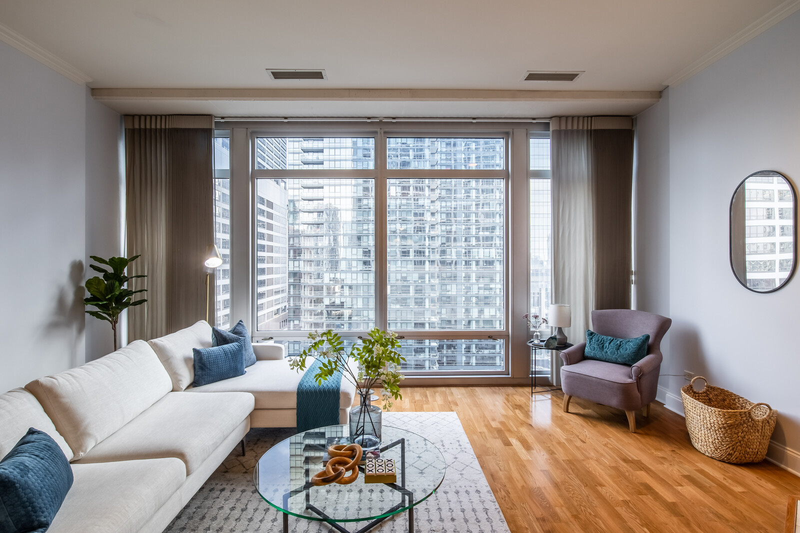 333 N Canal Street Unit: 1302
