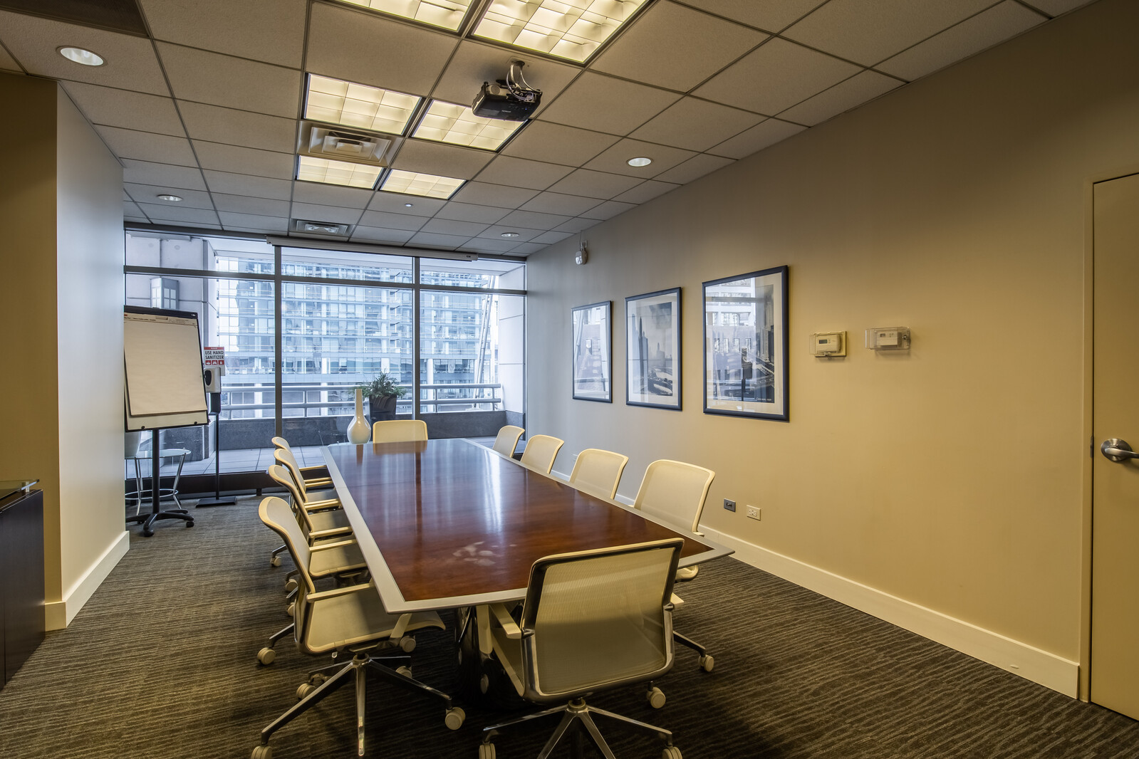 333 N Canal Street Unit: 1302