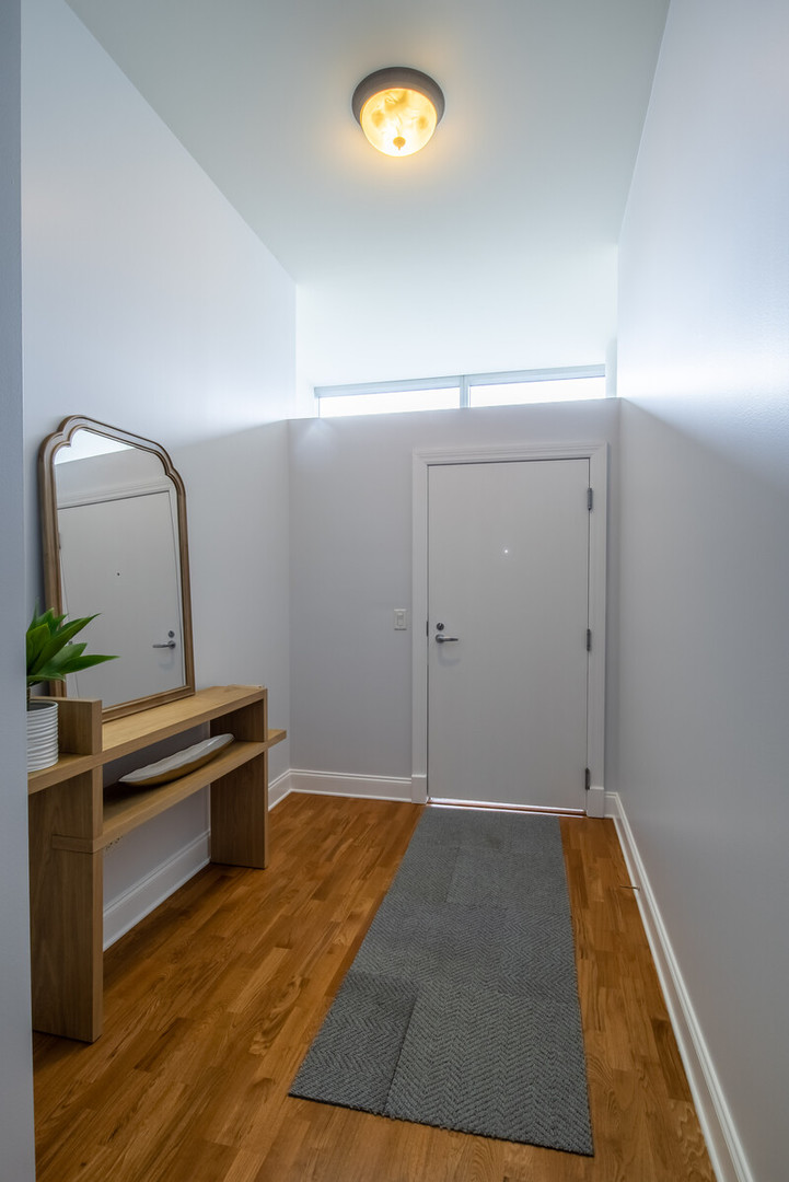 333 N Canal Street Unit: 1302