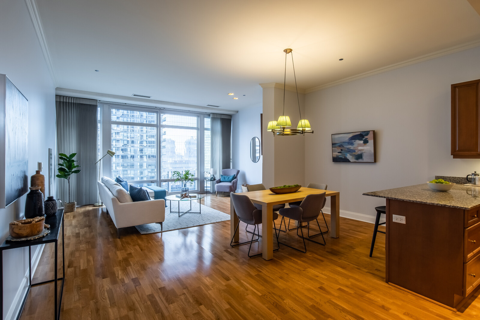333 N Canal Street Unit: 1302