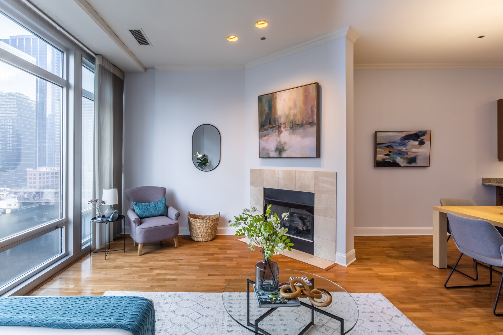 333 N Canal Street Unit: 1302