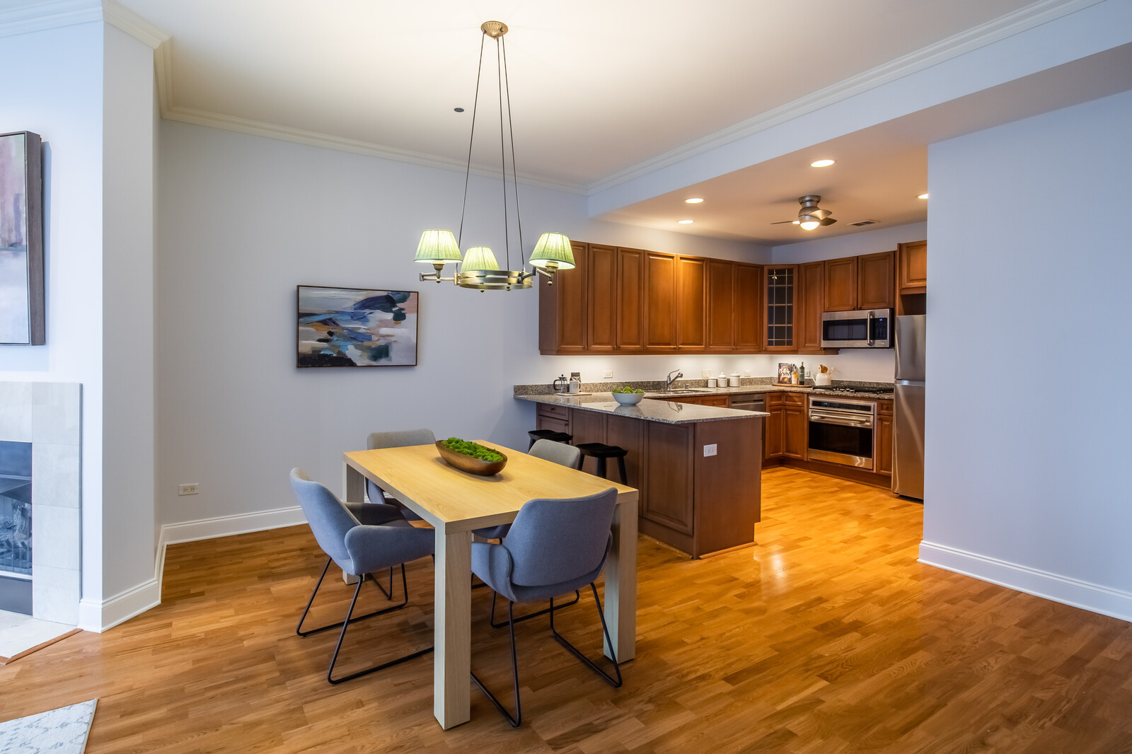 333 N Canal Street Unit: 1302