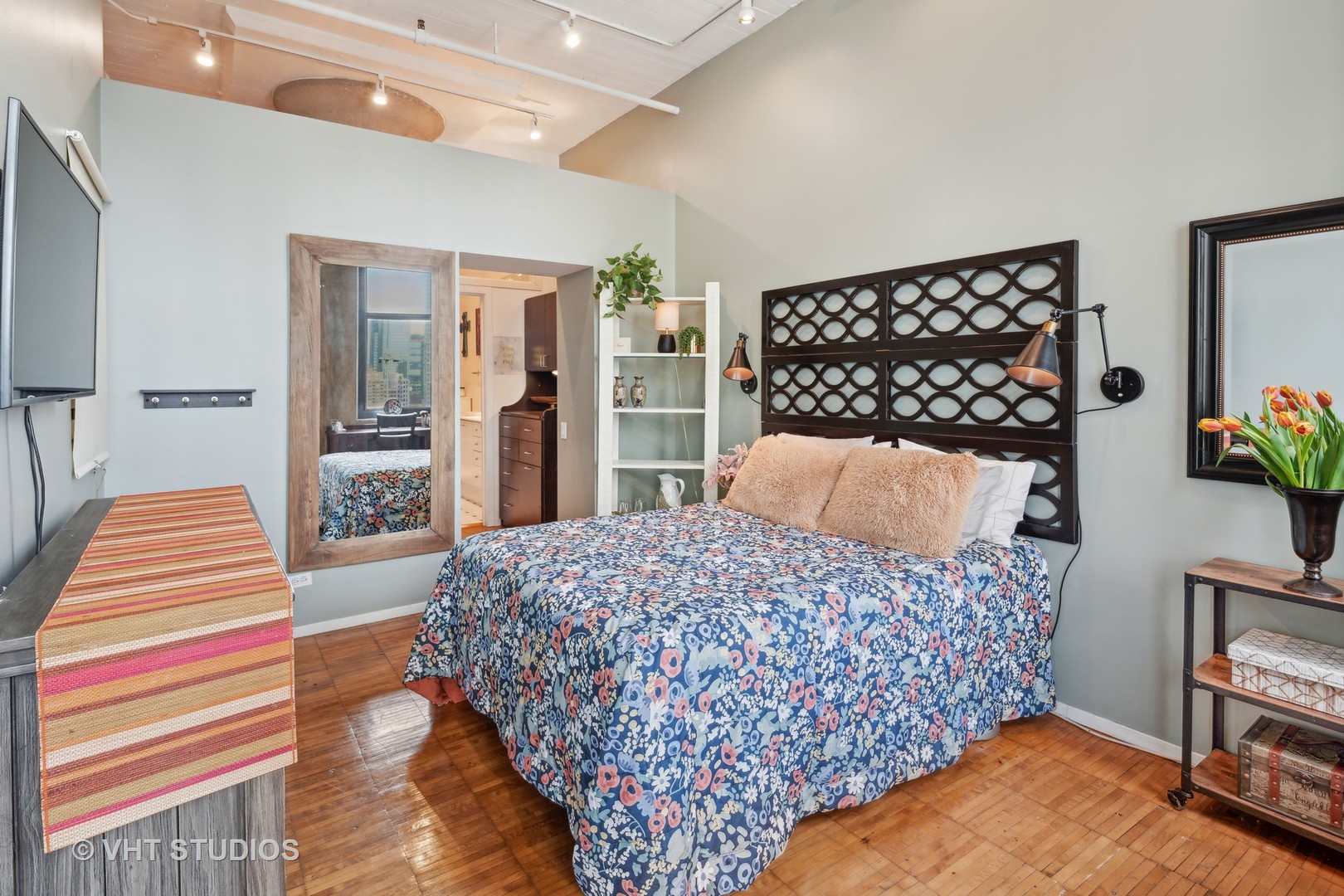 728 W Jackson Boulevard Unit: 1005