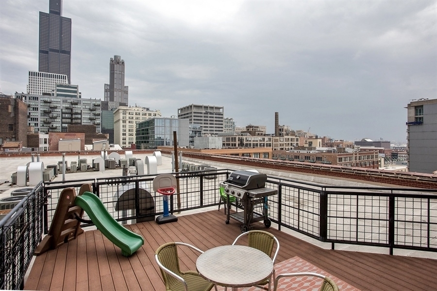 728 W Jackson Boulevard Unit: 914