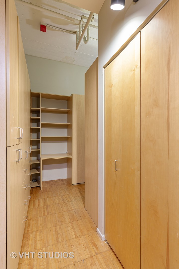 728 W Jackson Boulevard Unit: 914