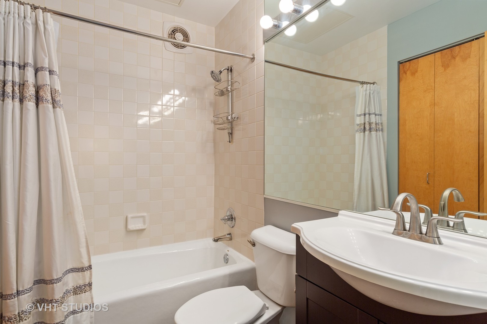 728 W Jackson Boulevard Unit: 914