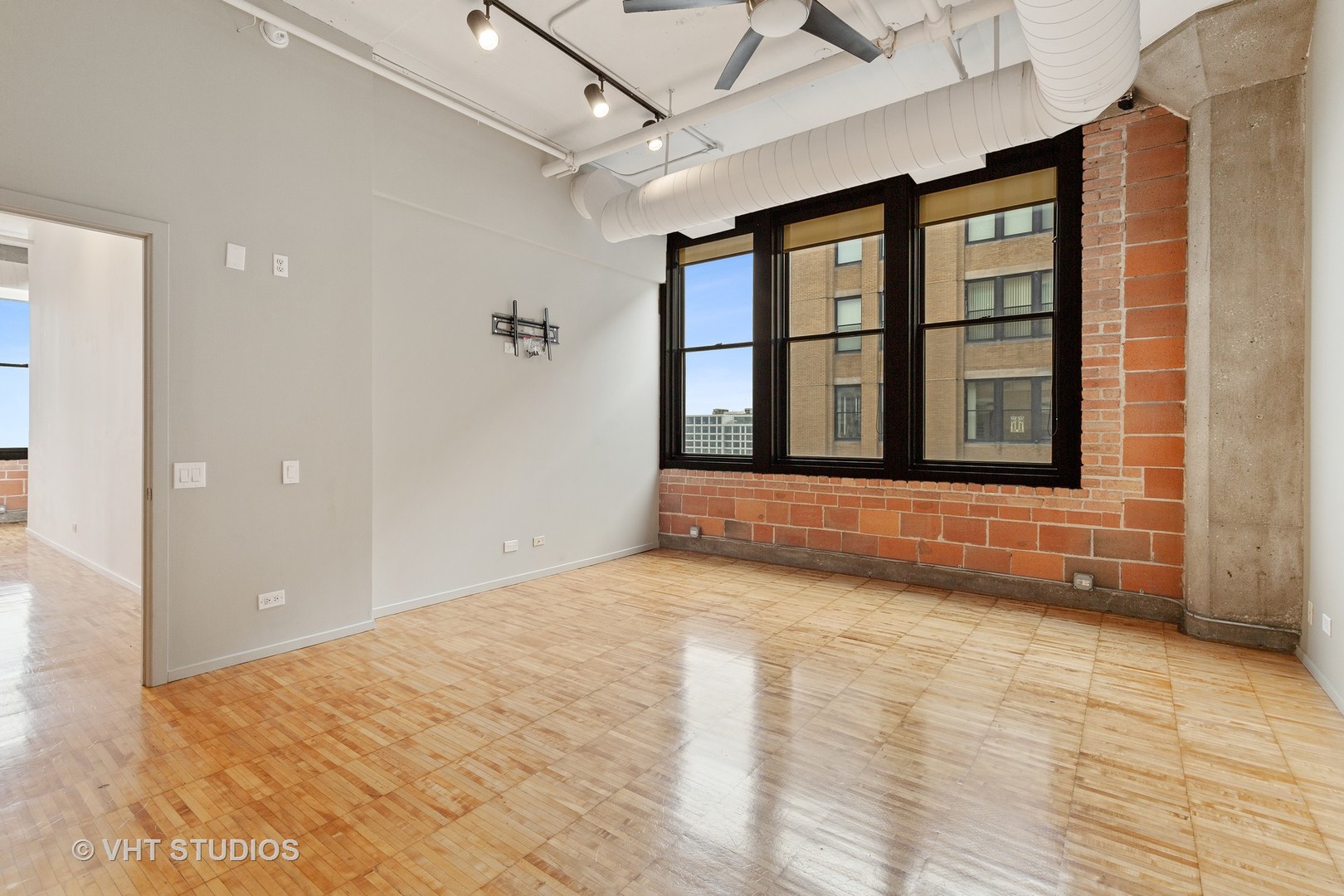 728 W Jackson Boulevard Unit: 914