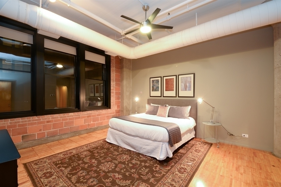 728 W Jackson Boulevard Unit: 914