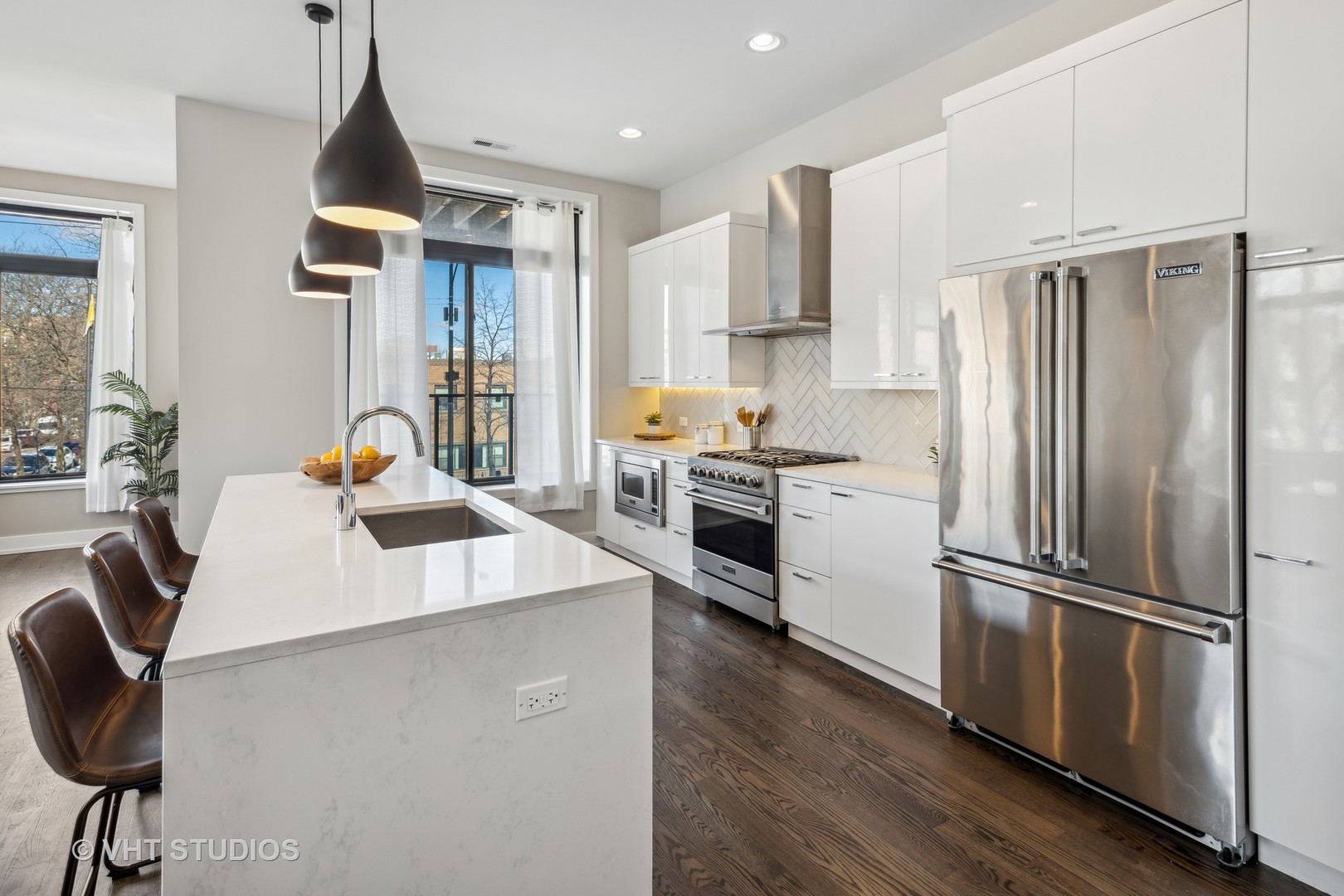 469 N Paulina Street Unit: 201