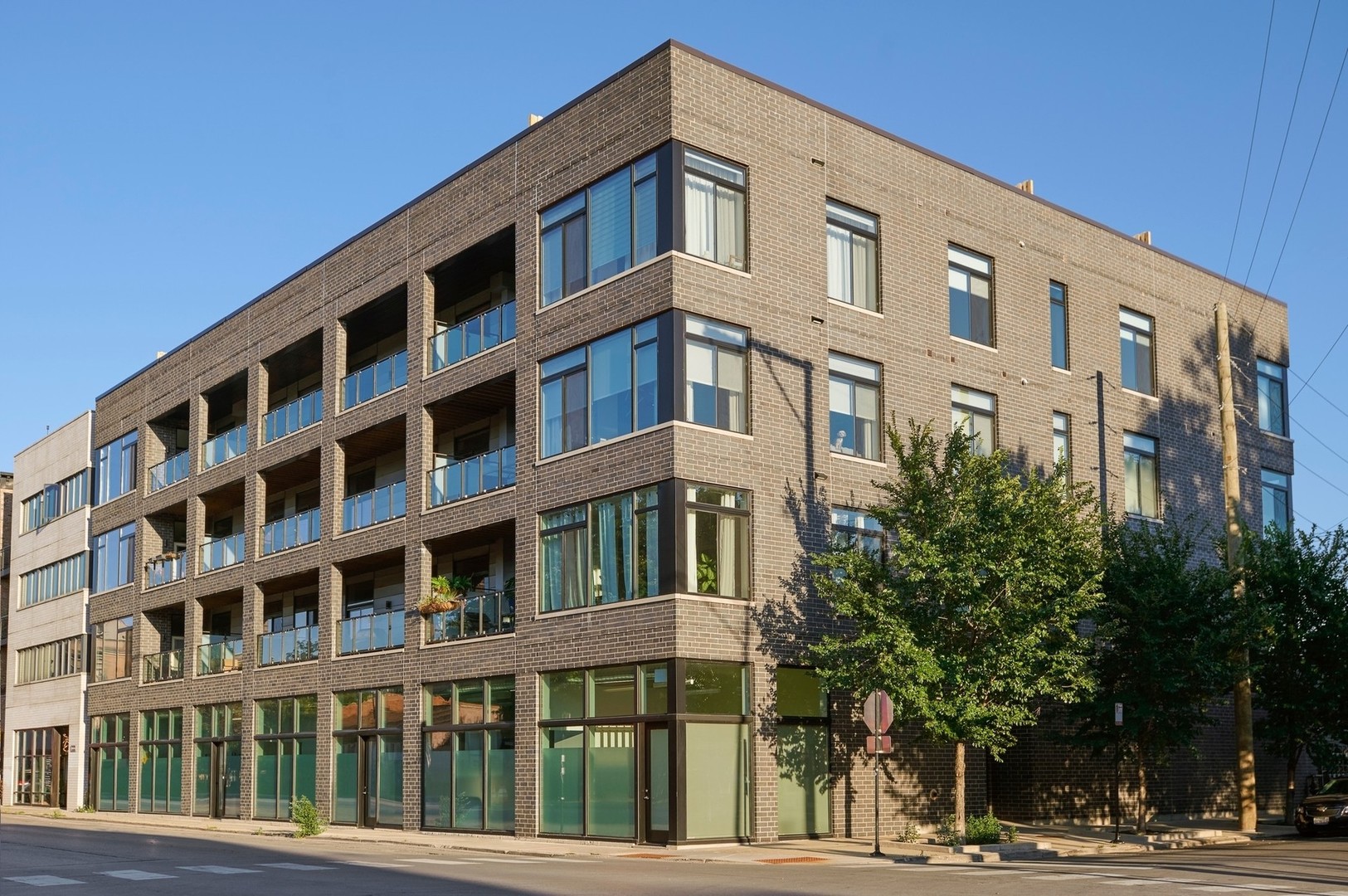 469 N Paulina Street Unit: 201