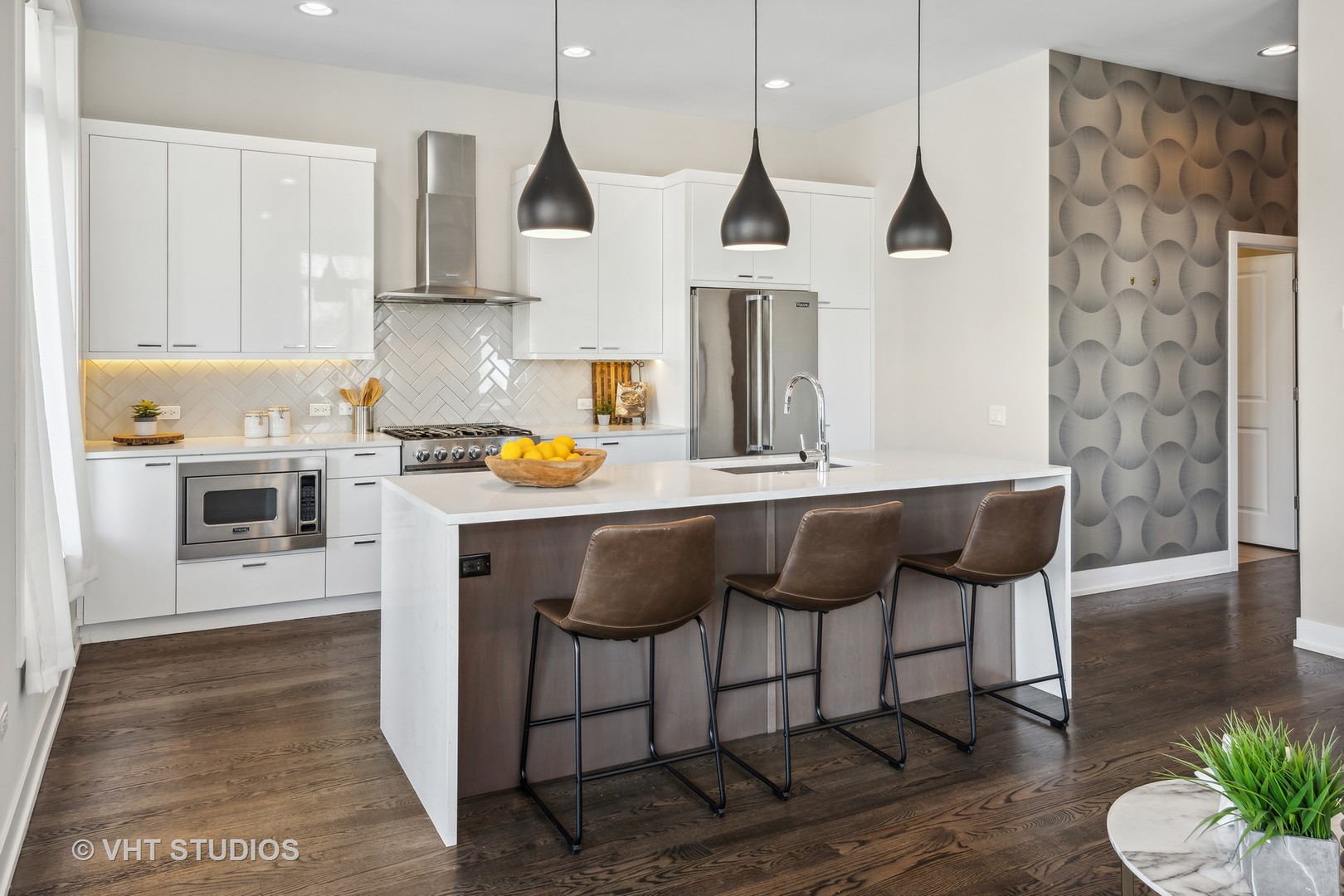 469 N Paulina Street Unit: 201