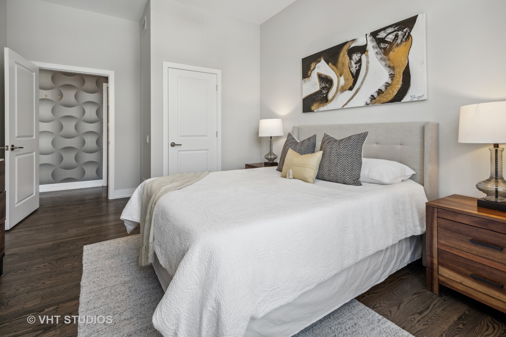 469 N Paulina Street Unit: 201