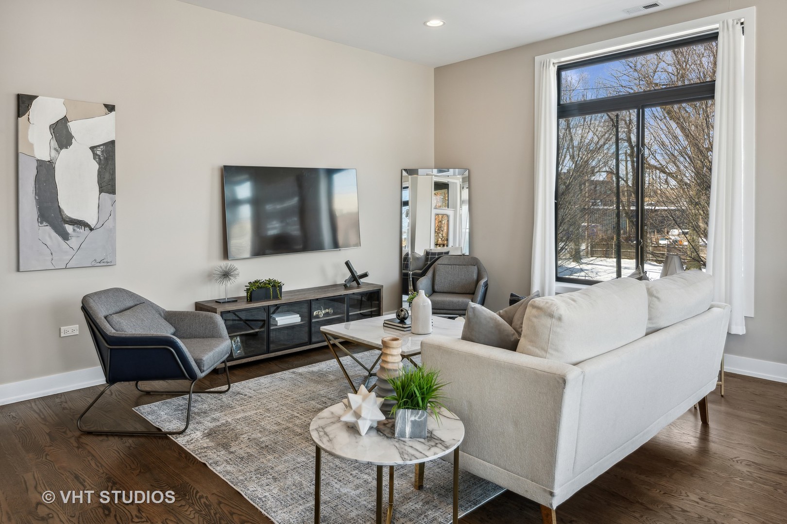 469 N Paulina Street Unit: 201