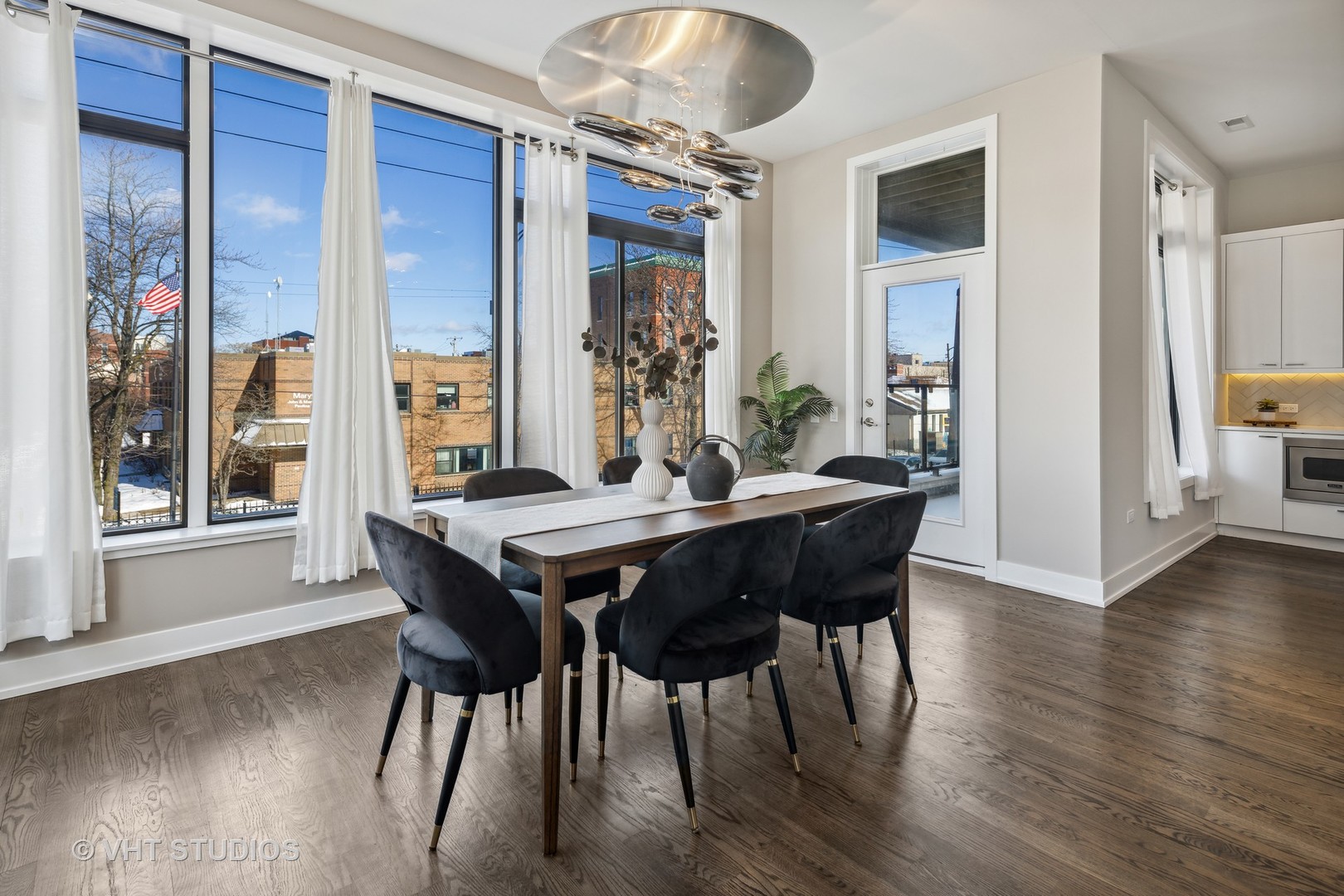 469 N Paulina Street Unit: 201