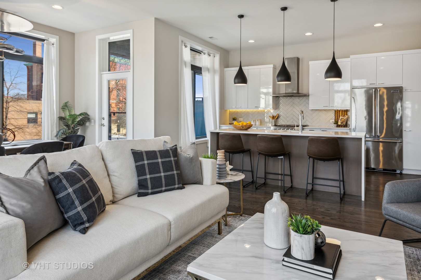 469 N Paulina Street Unit: 201