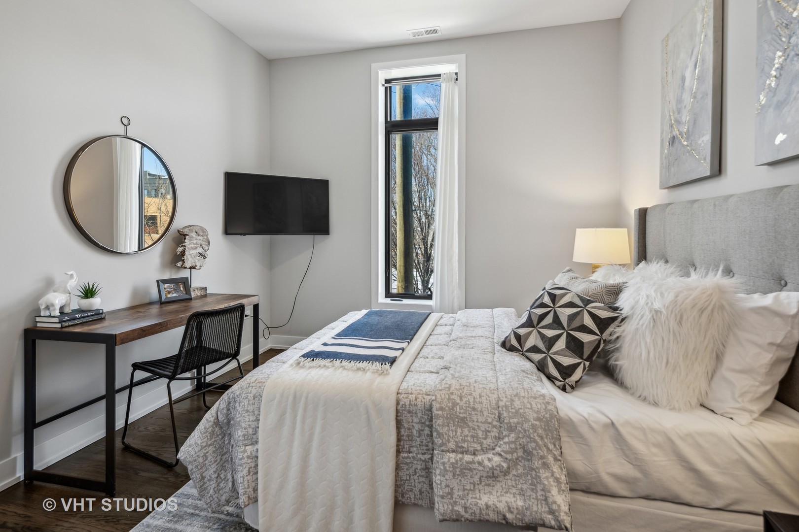 469 N Paulina Street Unit: 201