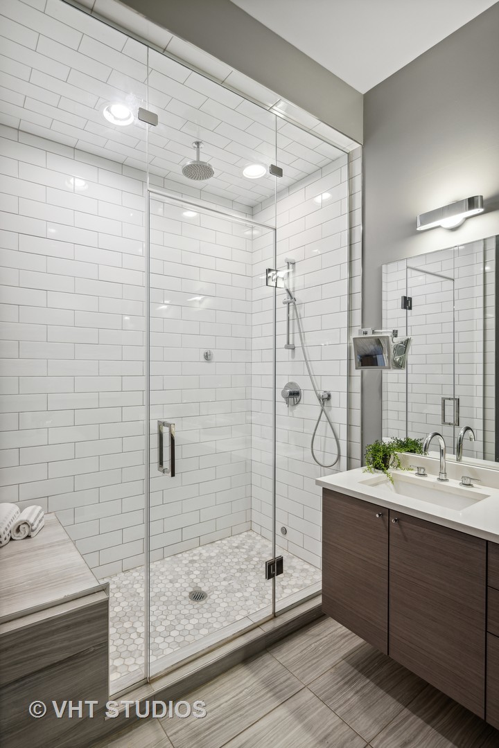 469 N Paulina Street Unit: 201