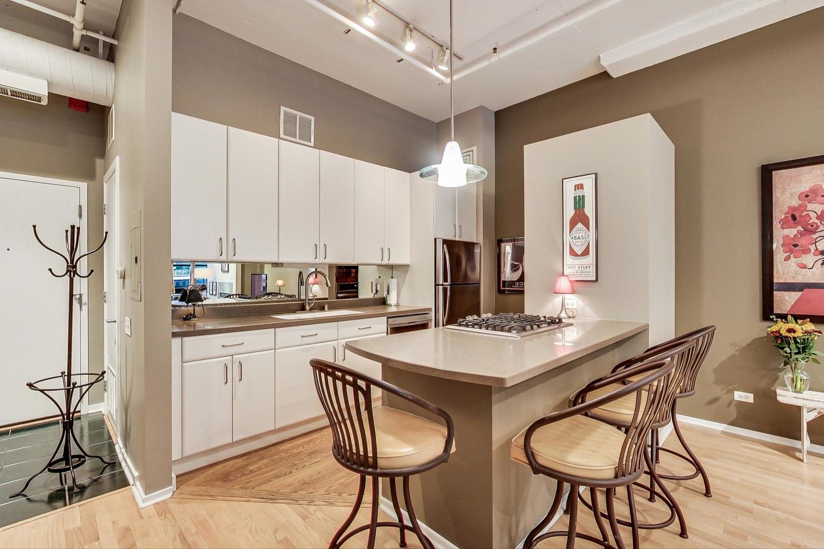 130 S Canal Street Unit: 213