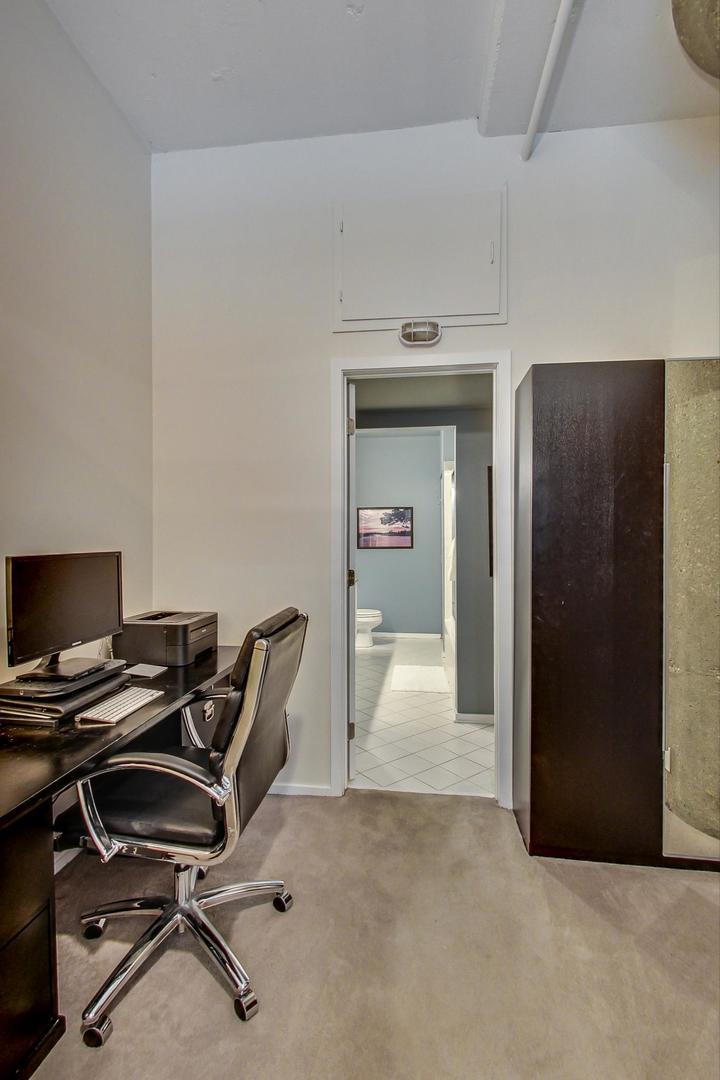 130 S Canal Street Unit: 213