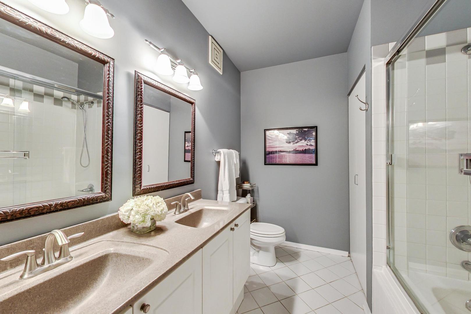 130 S Canal Street Unit: 213