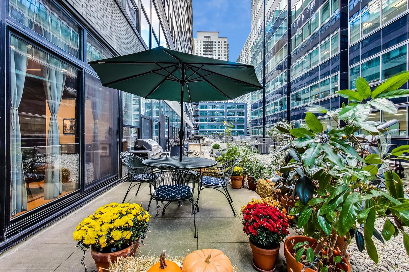 130 S Canal Street Unit: 213