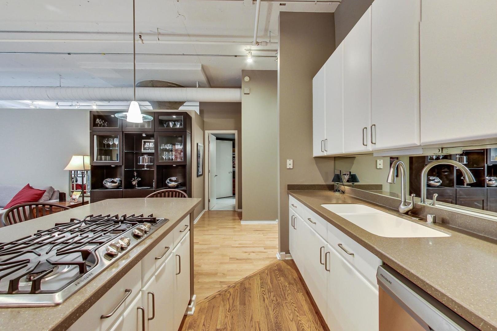 130 S Canal Street Unit: 213