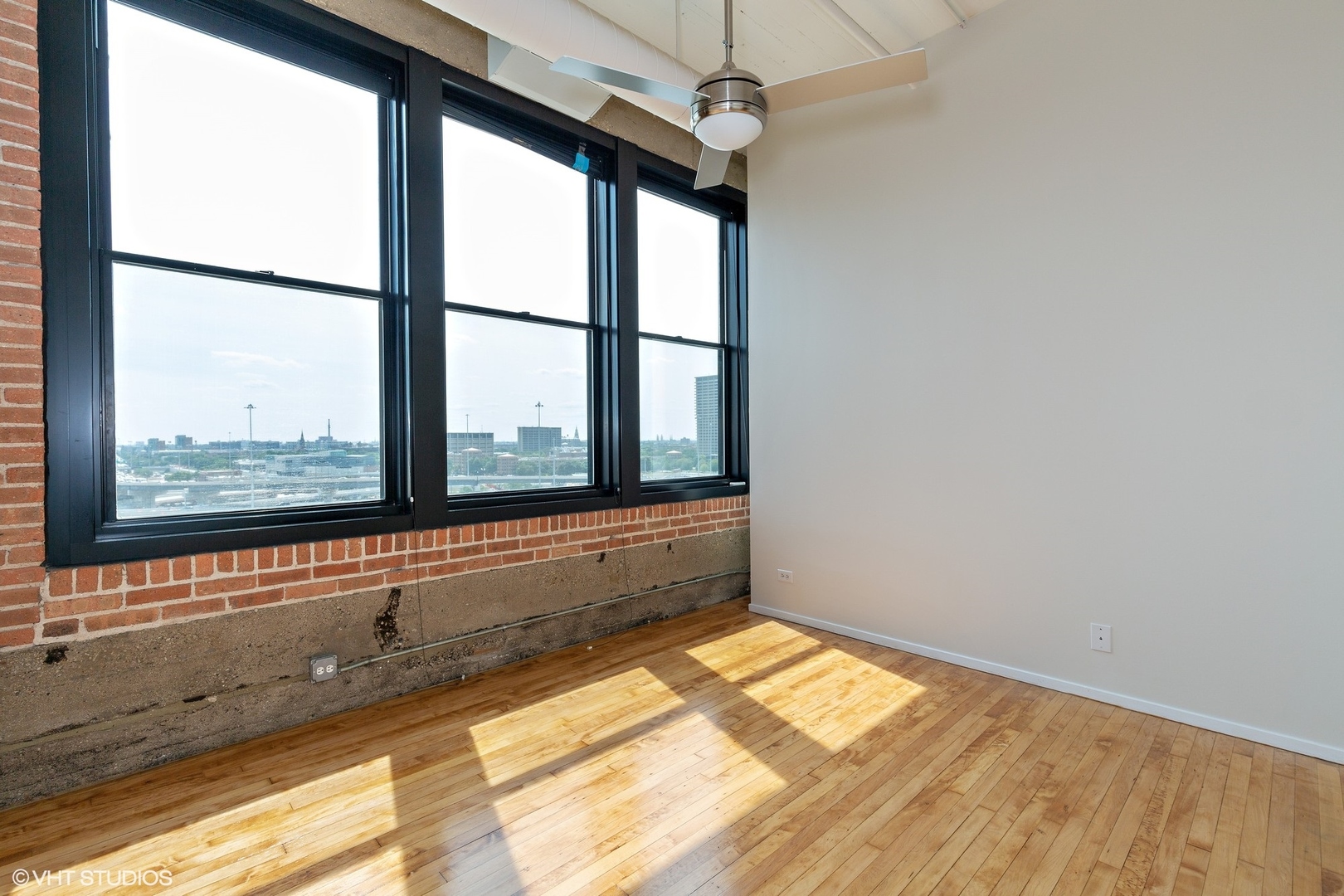 728 W JACKSON Boulevard Unit: 815