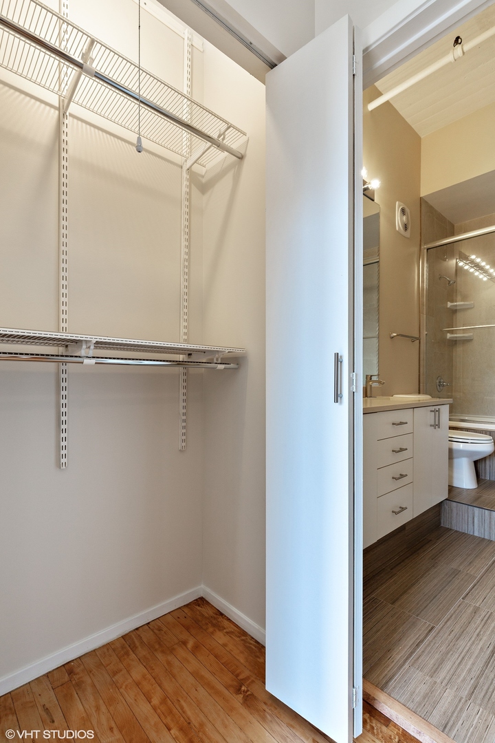 728 W JACKSON Boulevard Unit: 815