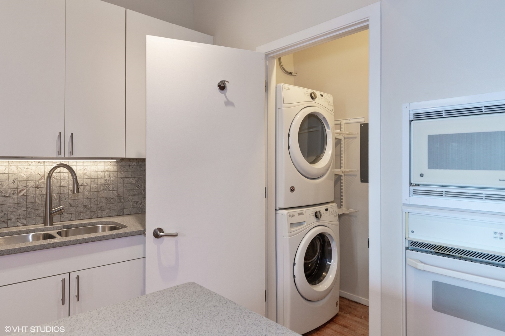 728 W JACKSON Boulevard Unit: 815