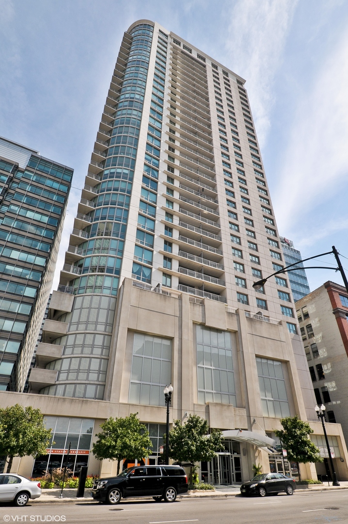 125 S JEFFERSON Street Unit: 1704