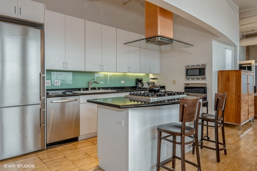 728 W JACKSON Boulevard Unit: 1007