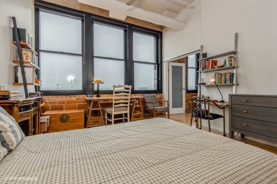 728 W JACKSON Boulevard Unit: 1007