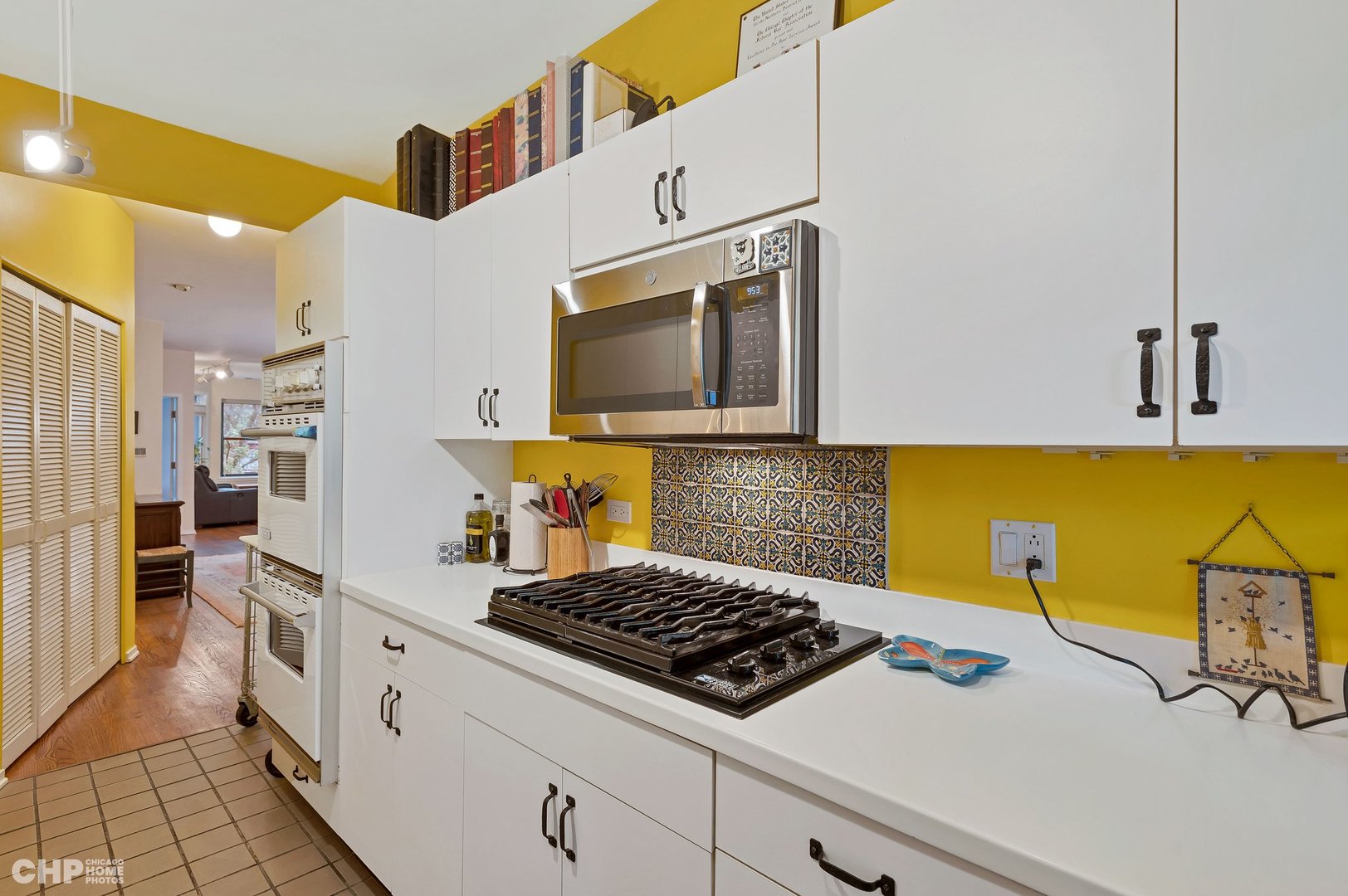915 W Gunnison Street Unit: 3E