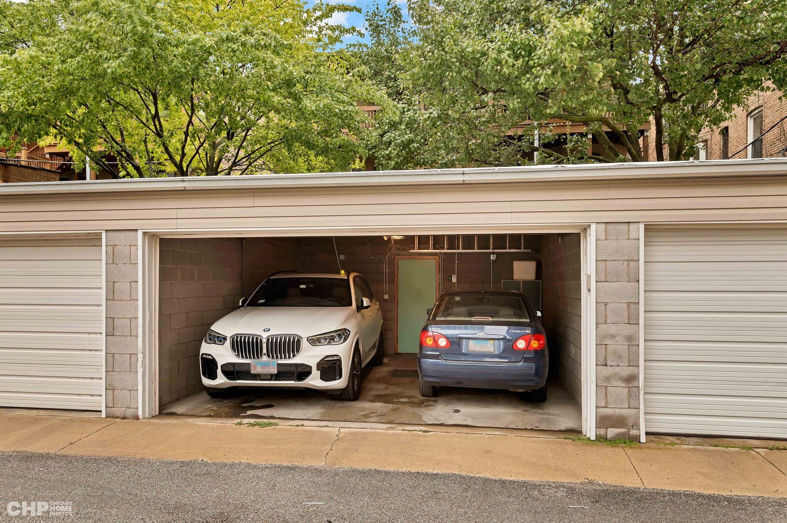 915 W Gunnison Street Unit: 3E