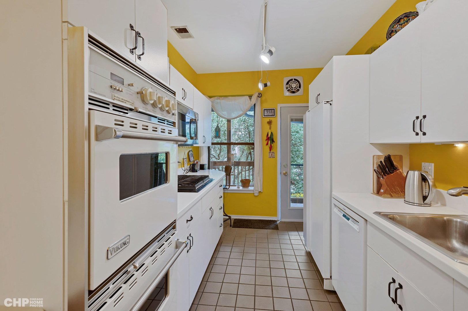 915 W Gunnison Street Unit: 3E