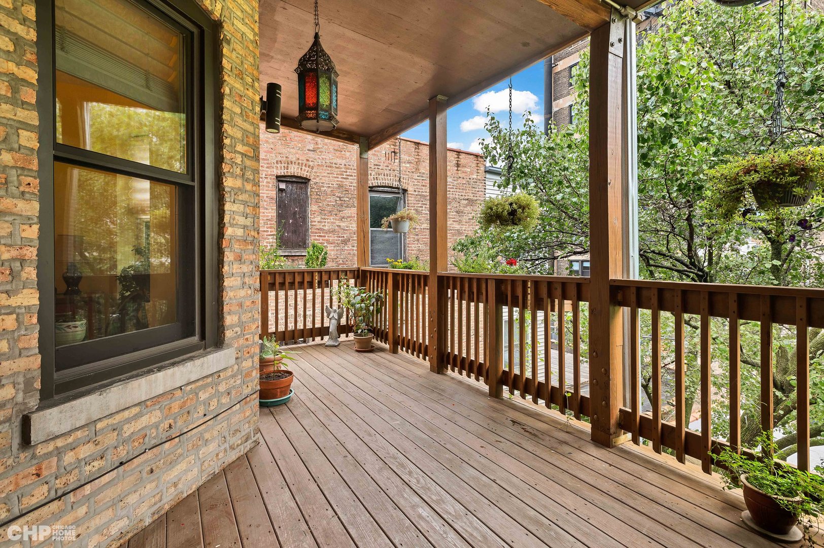 915 W Gunnison Street Unit: 3E