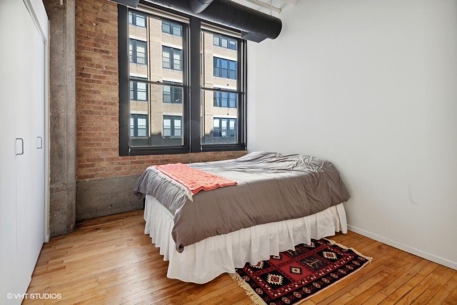 728 W Jackson Boulevard Unit: 610