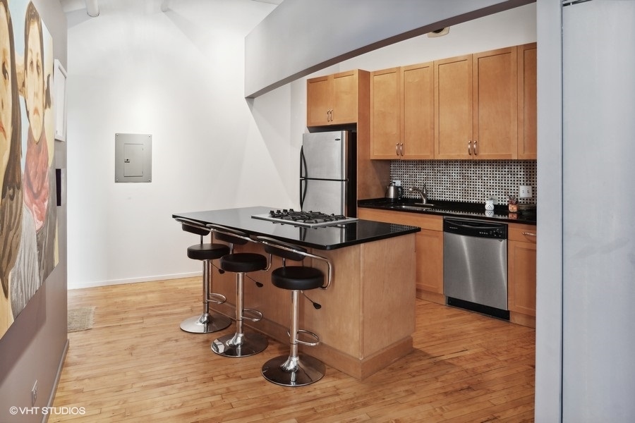 728 W Jackson Boulevard Unit: 610