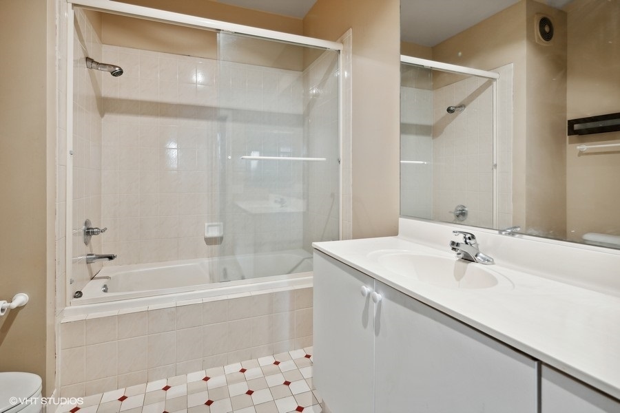 728 W Jackson Boulevard Unit: 610