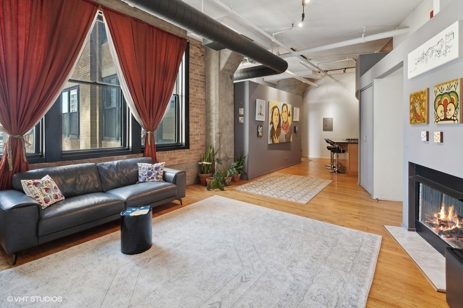 728 W Jackson Boulevard Unit: 610