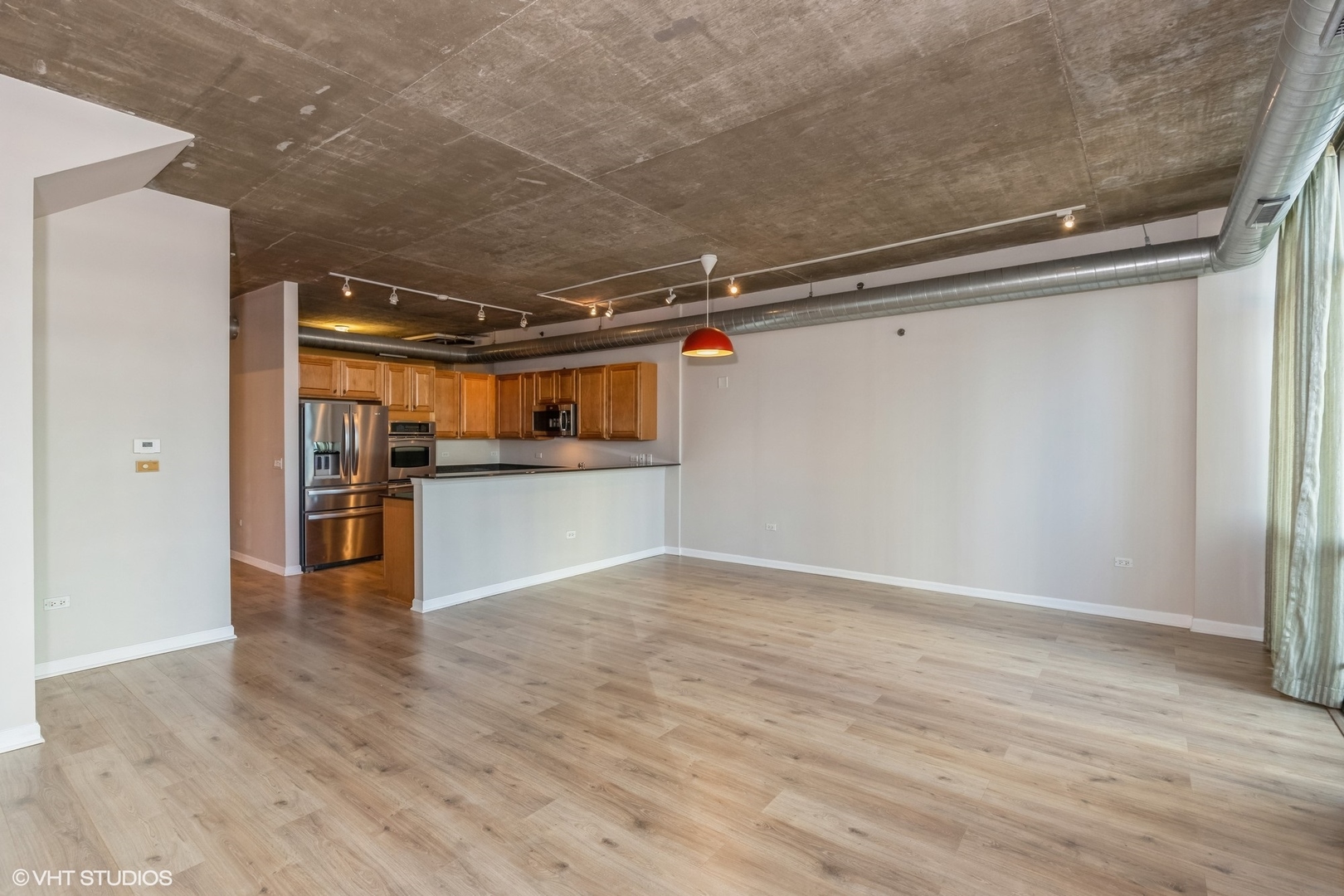 125 E 13TH Street Unit: 1404
