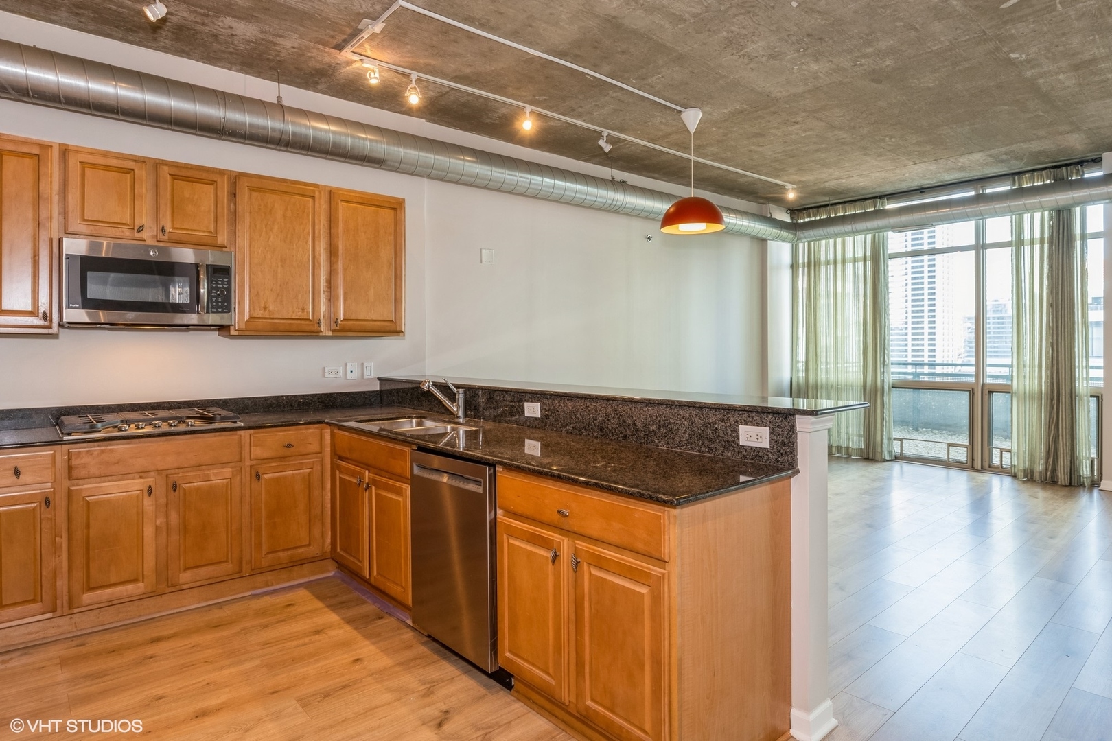 125 E 13TH Street Unit: 1404