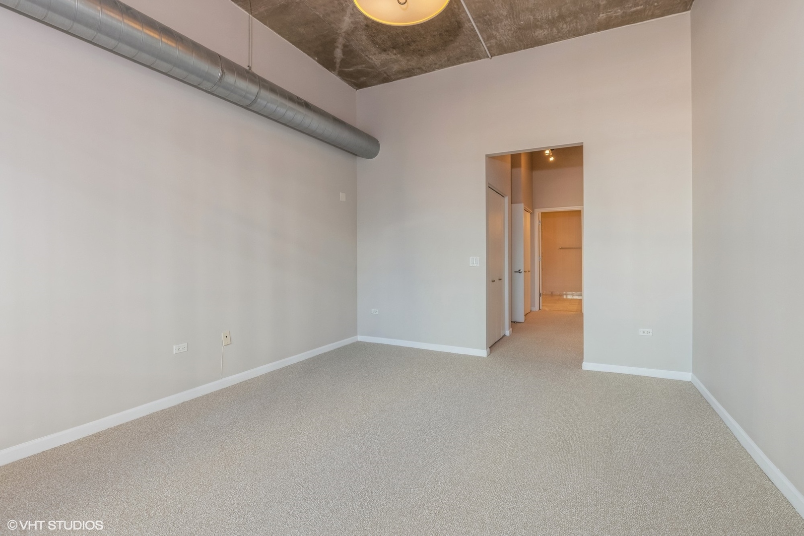 125 E 13TH Street Unit: 1404