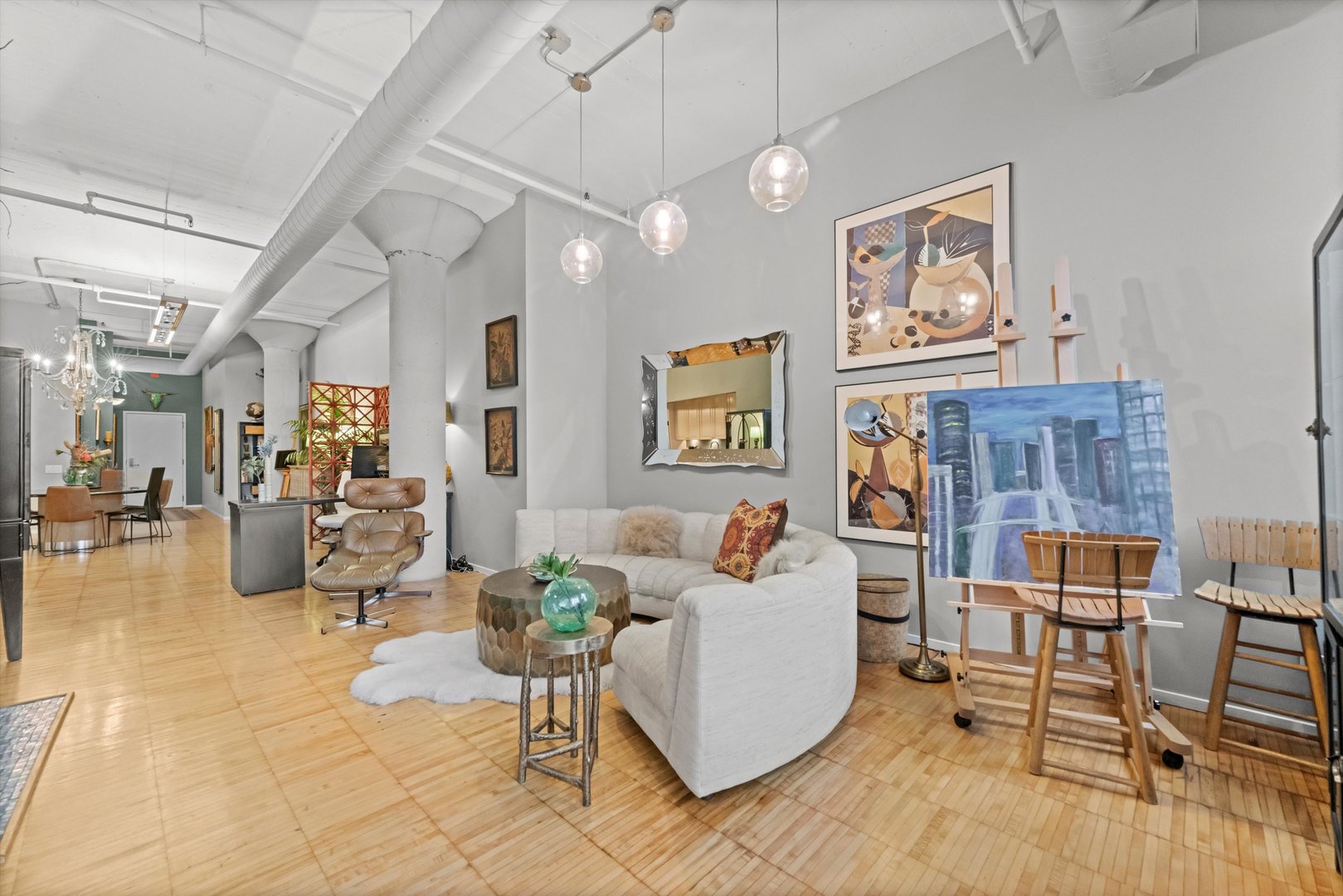 728 W Jackson Boulevard Unit: 902