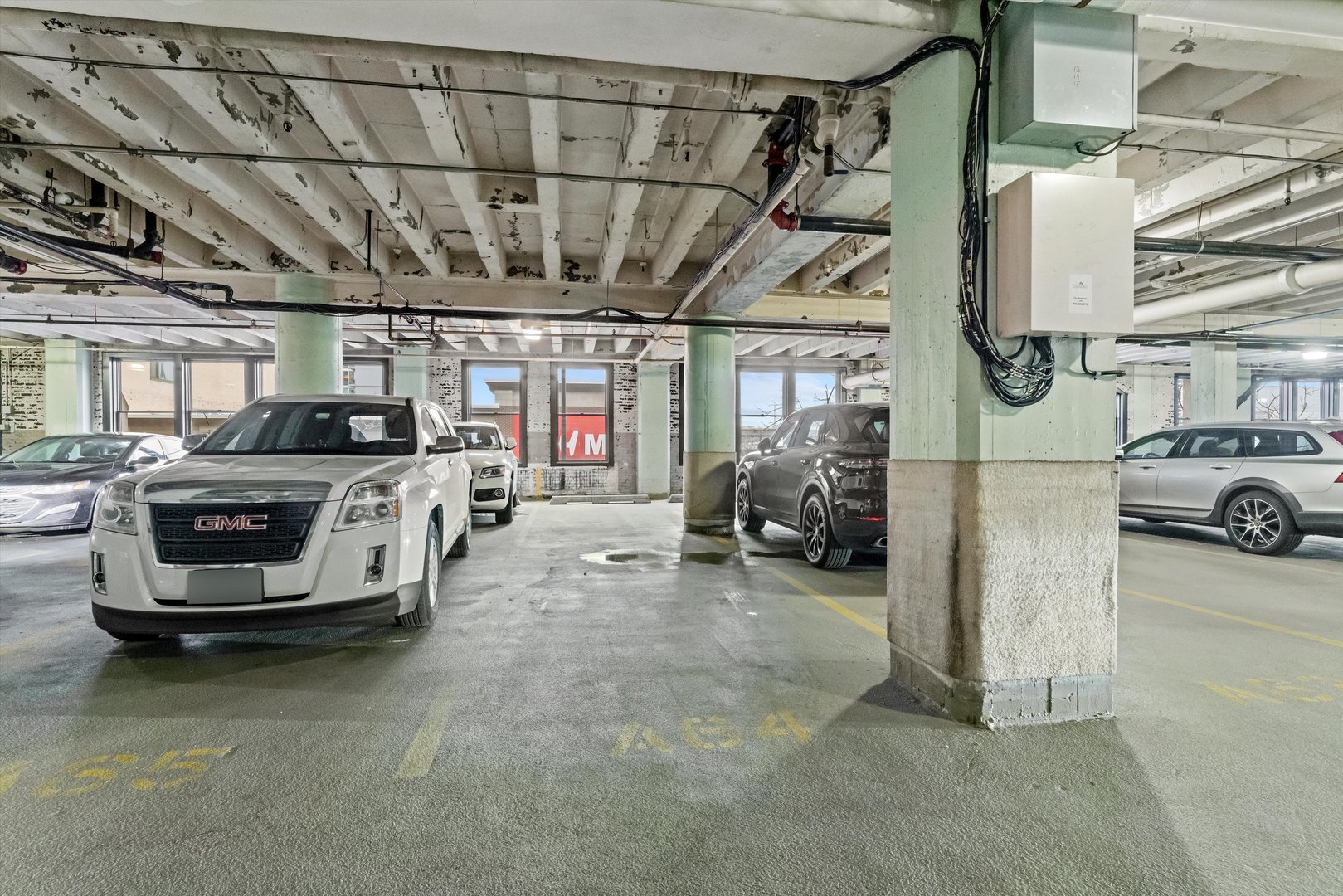 728 W Jackson Boulevard Unit: 902