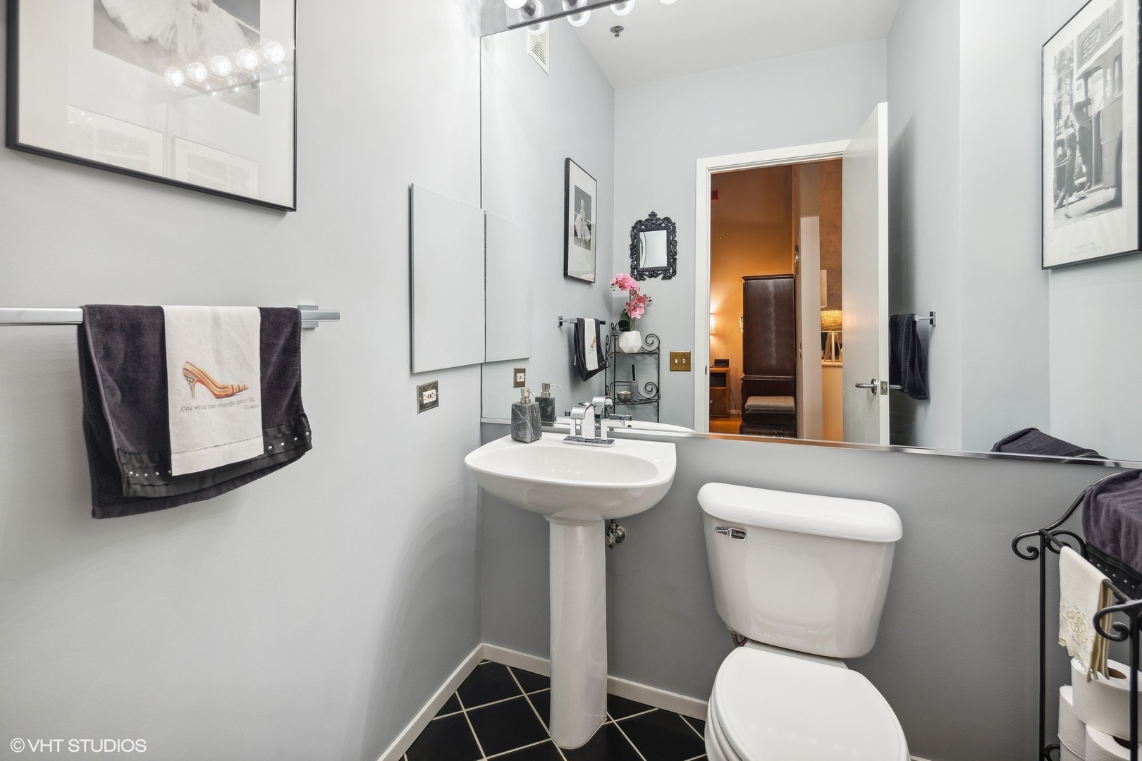 728 W JACKSON Boulevard Unit: 319