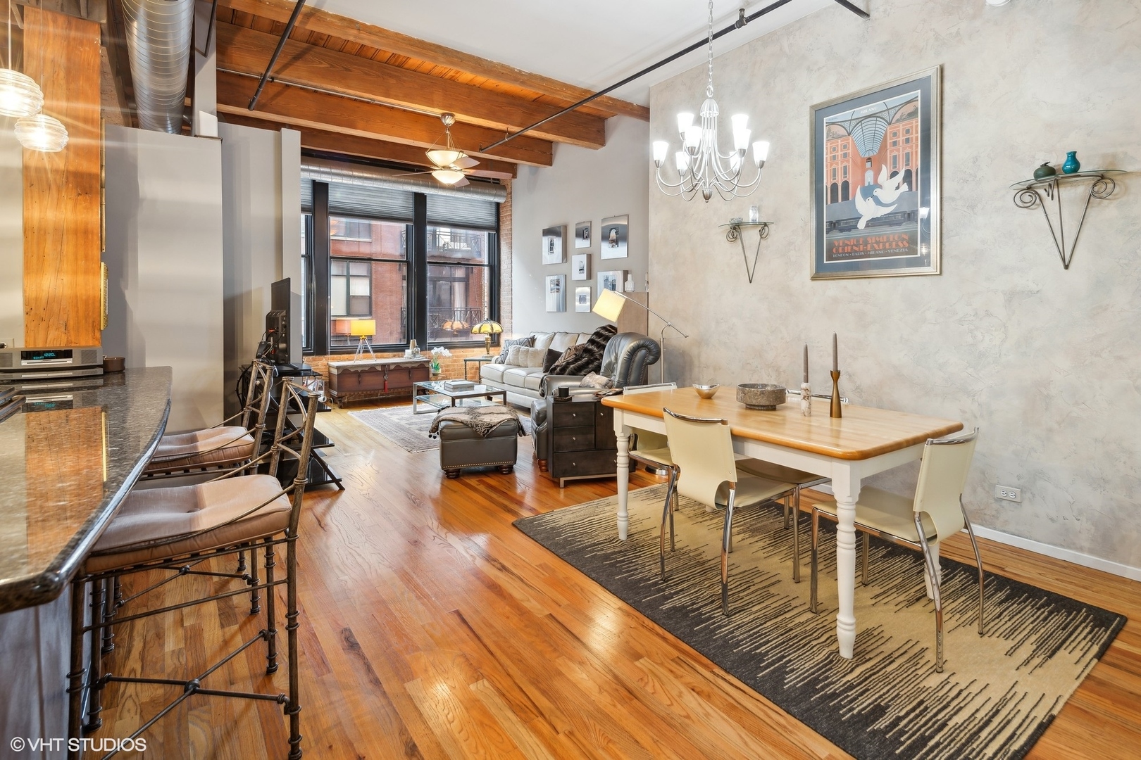 728 W JACKSON Boulevard Unit: 319